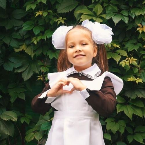 Обложка "Школьница"